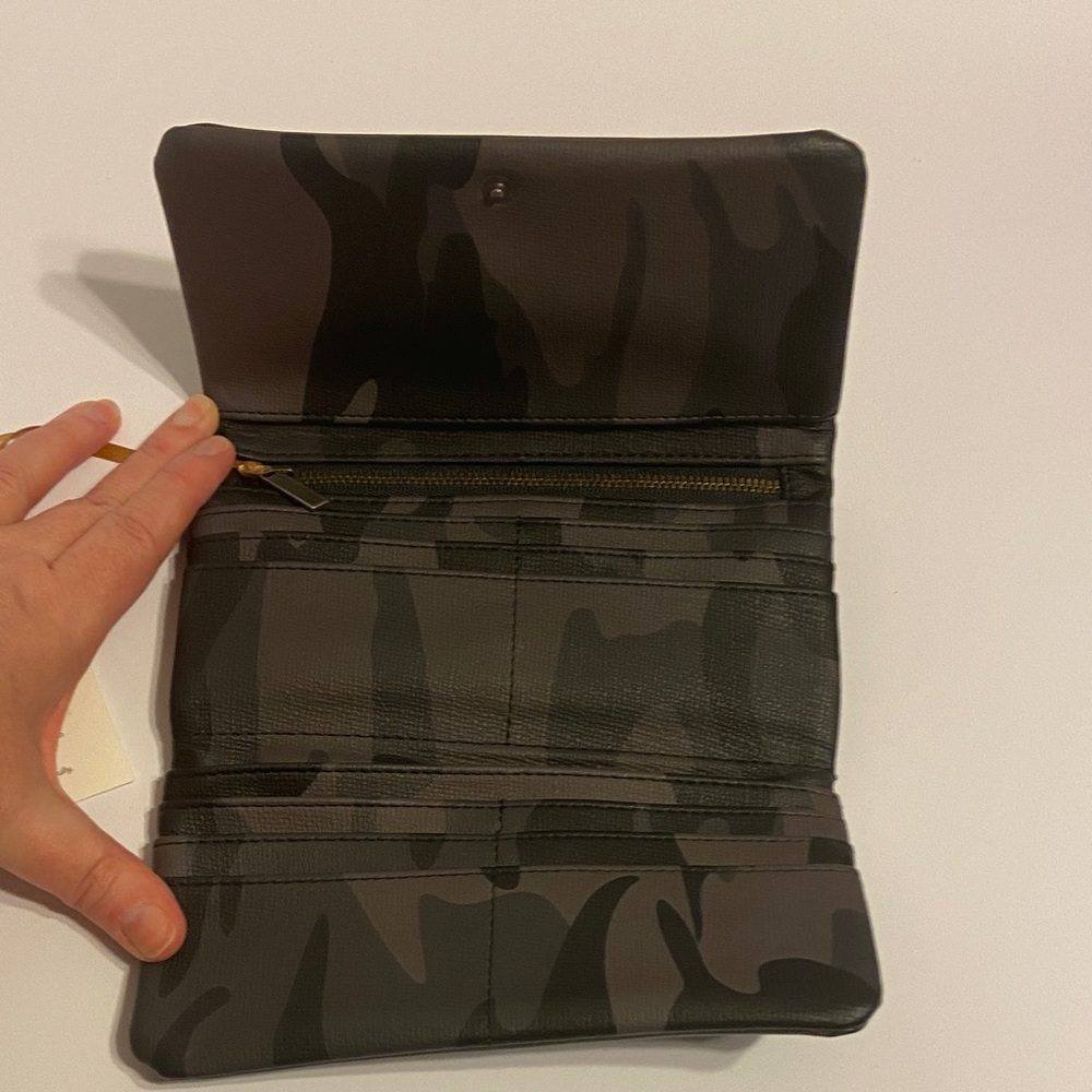 Matt & Nat vegan Classic Black long Wallet Clutch - Picture 2 of 14